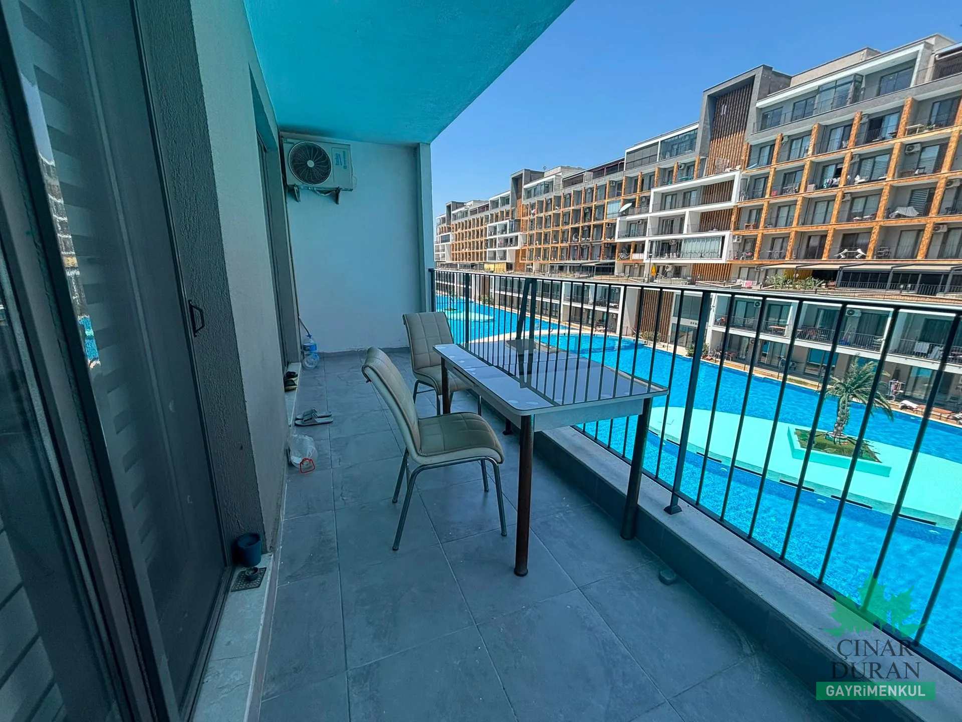 Harmandalı'da Havuz Cepheli 50 m² Eşyalı 1+1 Satılık Daire - Fotoğraf 1